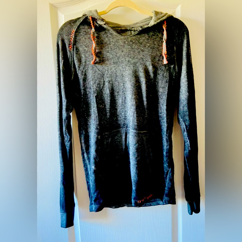 ⭐️Make an Offer⭐️ Ladies‘Buckel Black’ long sleeve hooded henley shirt - Small